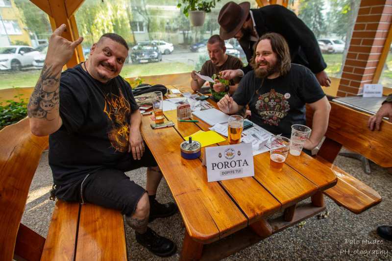 Vínna muška na Pivnom behu